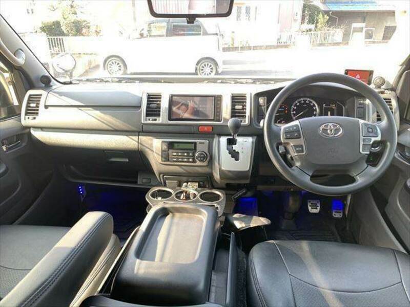 HIACE VAN