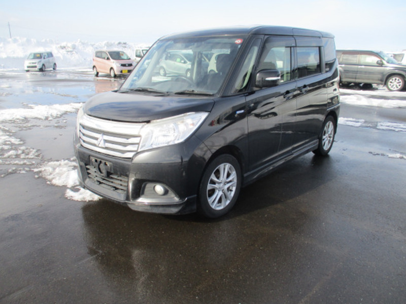 MITSUBISHI DELICA D2