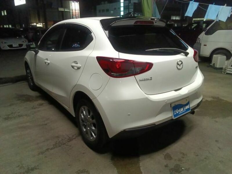 MAZDA2