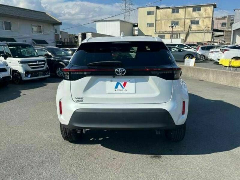 YARIS CROSS