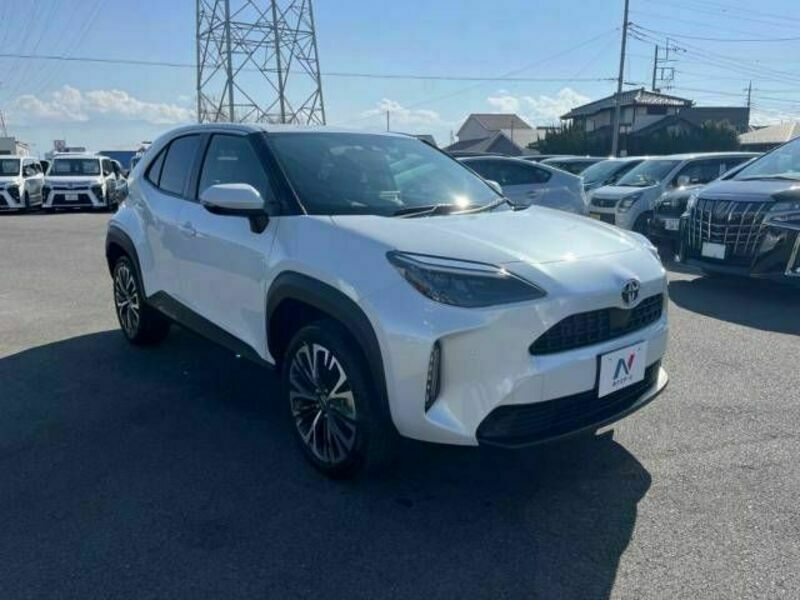 YARIS CROSS