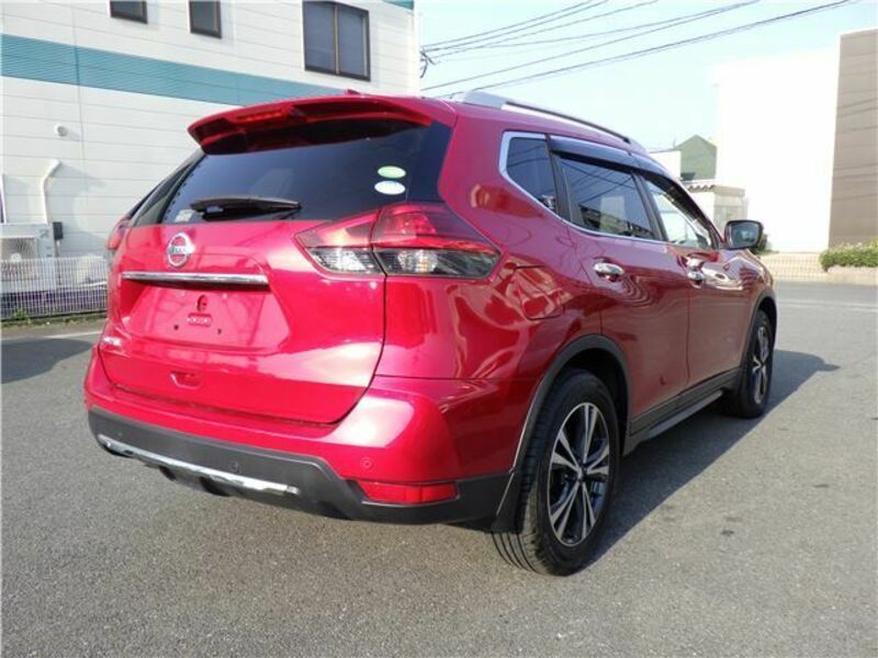 X-TRAIL