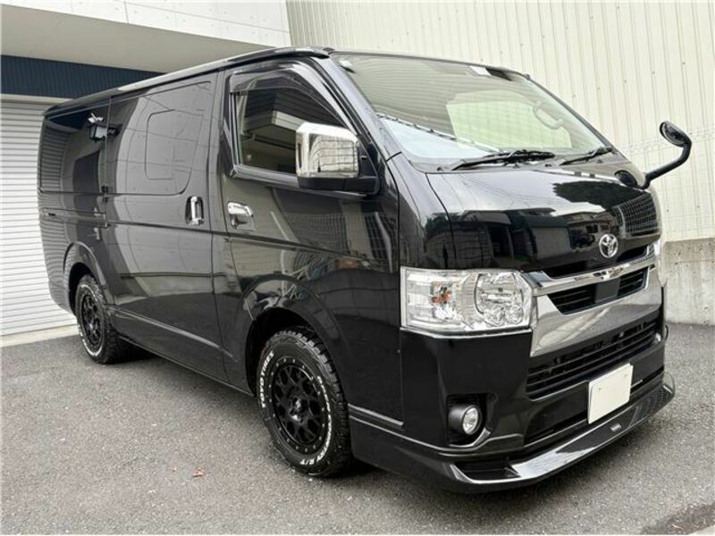 TOYOTA HIACE