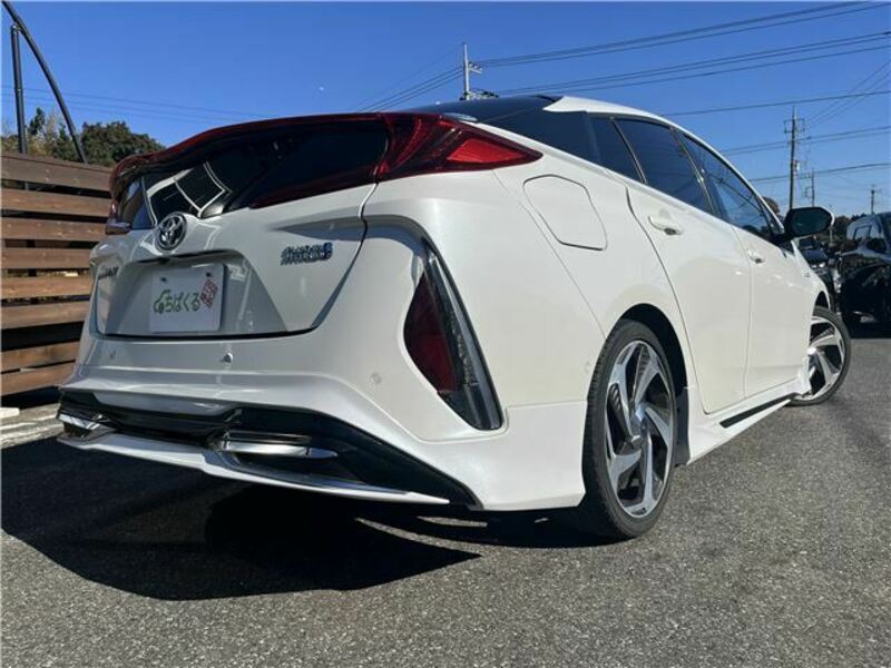 PRIUS PHV