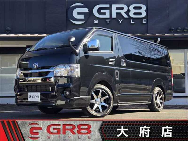 TOYOTA HIACE VAN