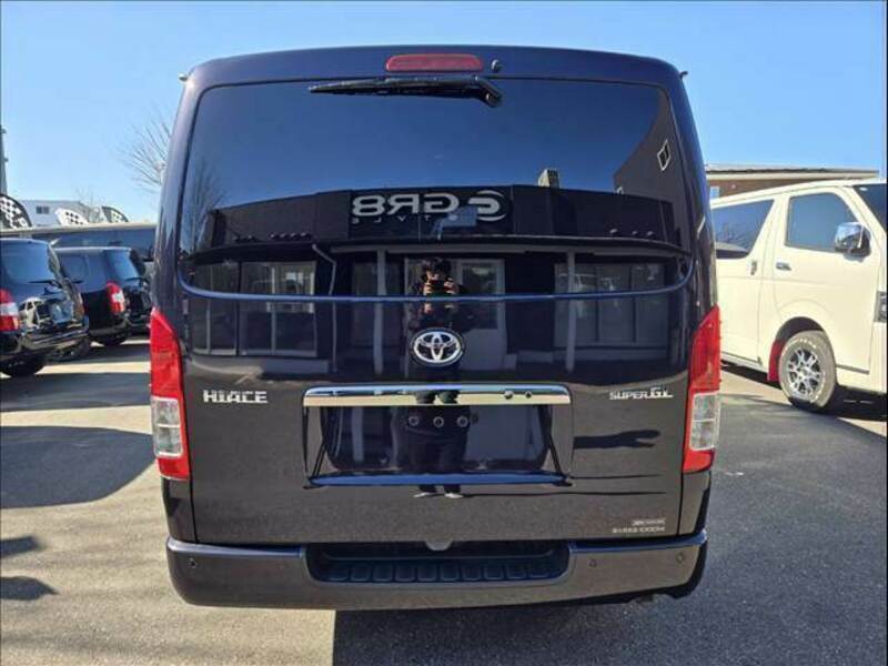 HIACE VAN