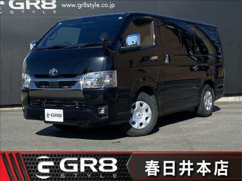 TOYOTA HIACE VAN