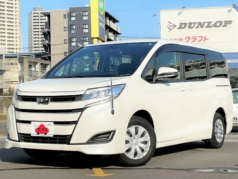 TOYOTA NOAH