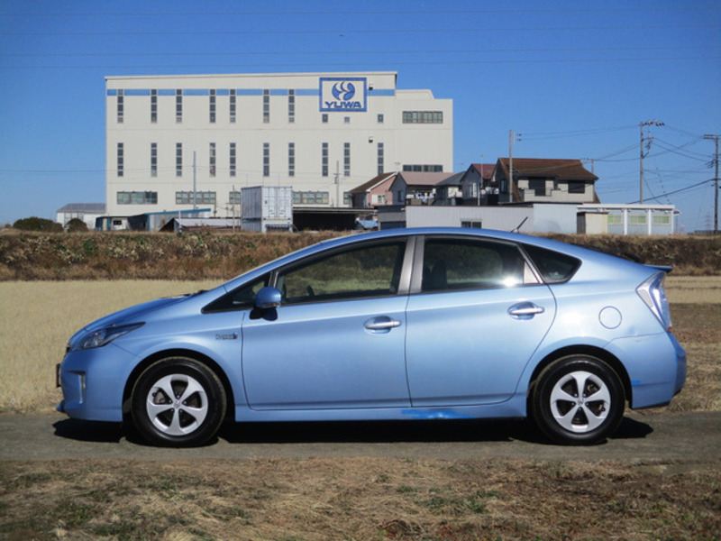 PRIUS PHV