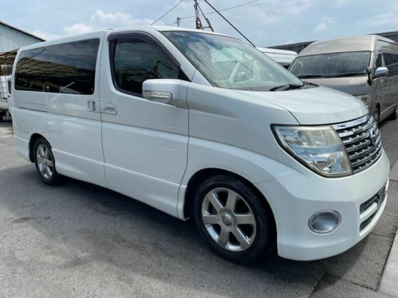 NISSAN ELGRAND