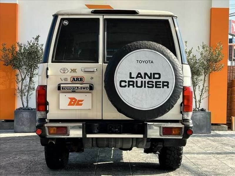 LAND CRUISER