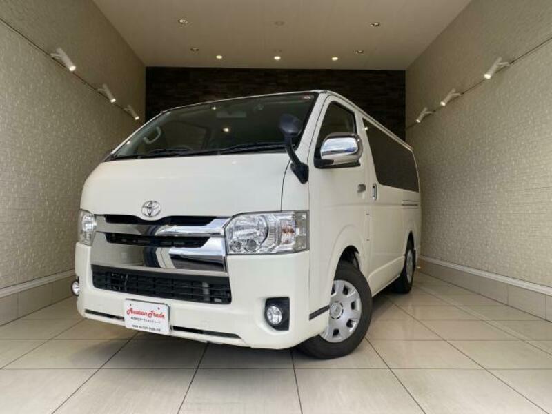 TOYOTA Regiusace Van