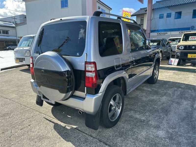 PAJERO MINI