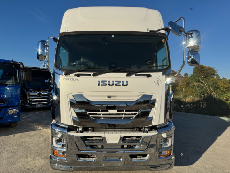 ISUZU GIGA