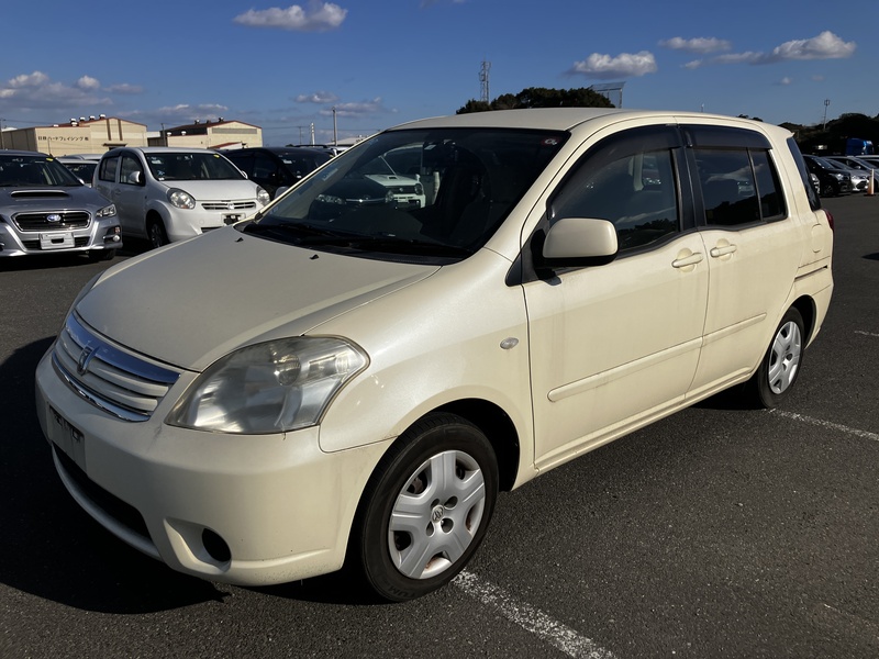 TOYOTA RAUM