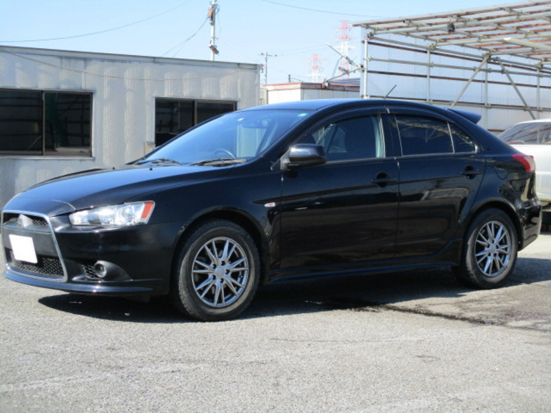 MITSUBISHI GALANT FORTIS SPORTBACK