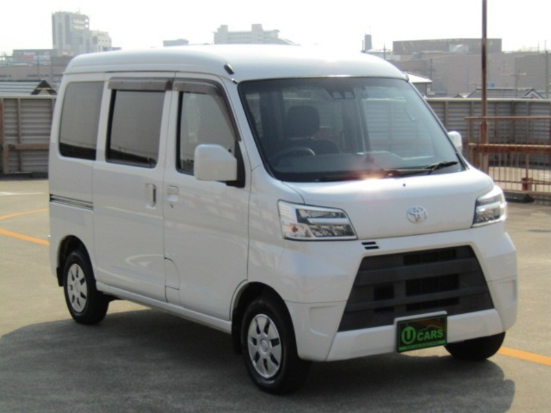 TOYOTA PIXIS VAN