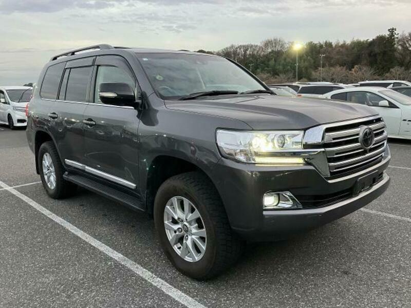 TOYOTA LAND CRUISER