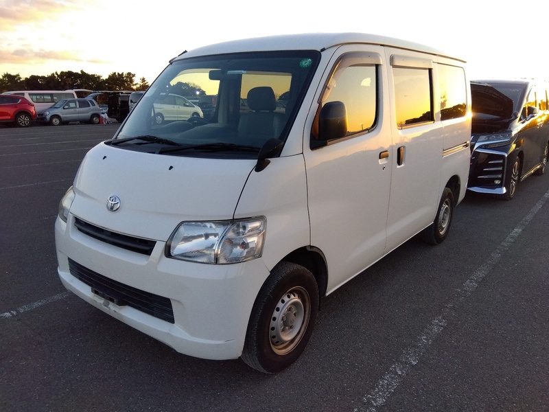 TOYOTA TOWN ACE VAN