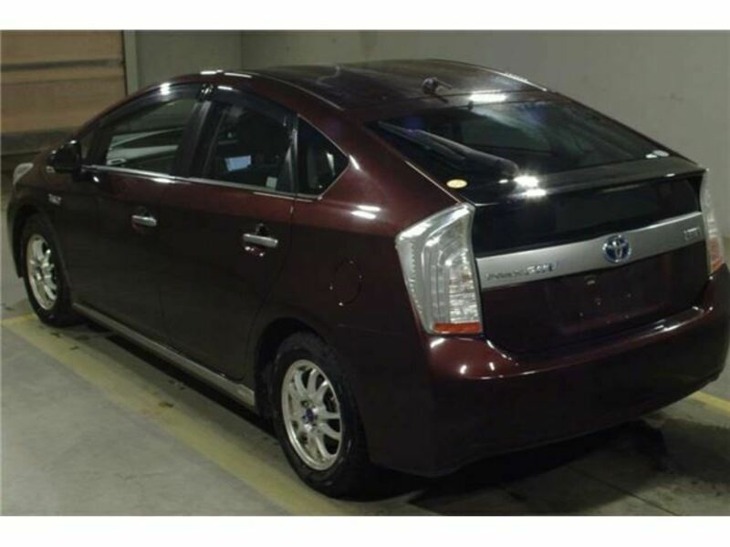 PRIUS PHV