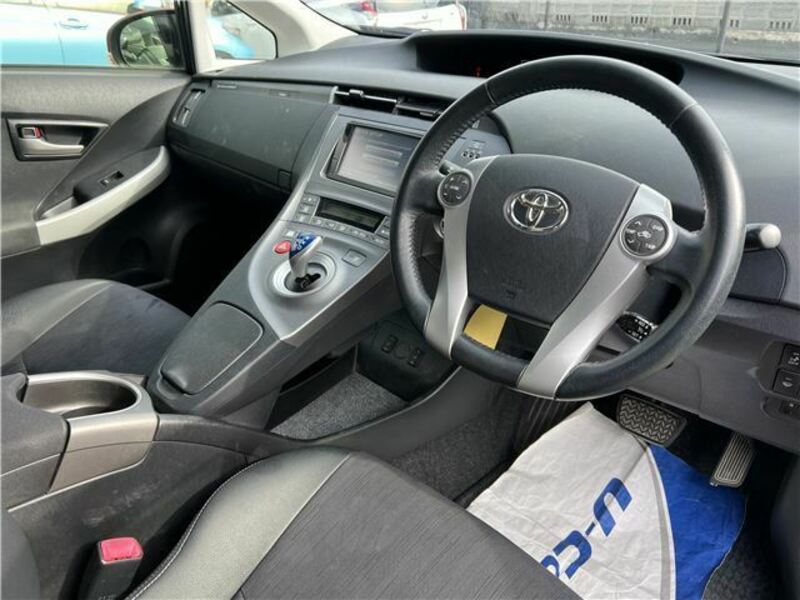 PRIUS PHV