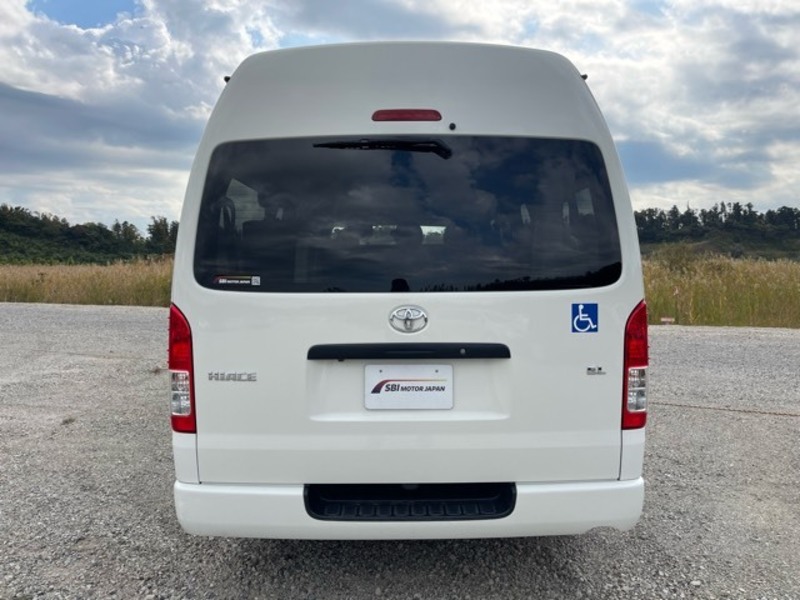 Hiace Commuter