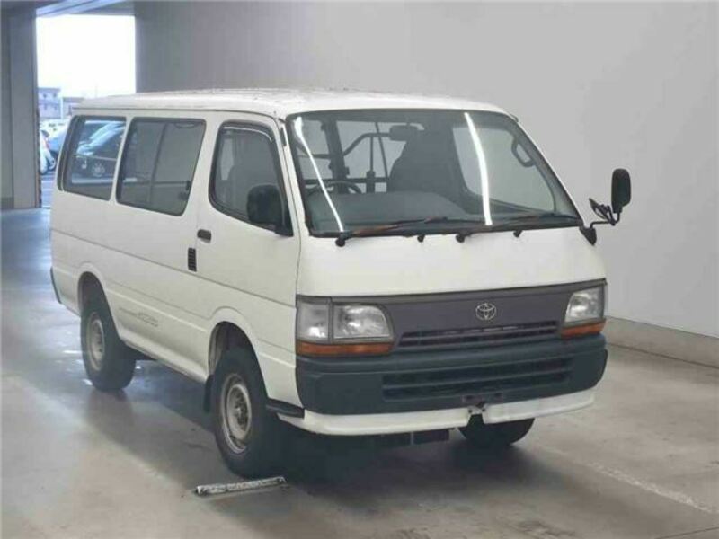 TOYOTA HIACE VAN