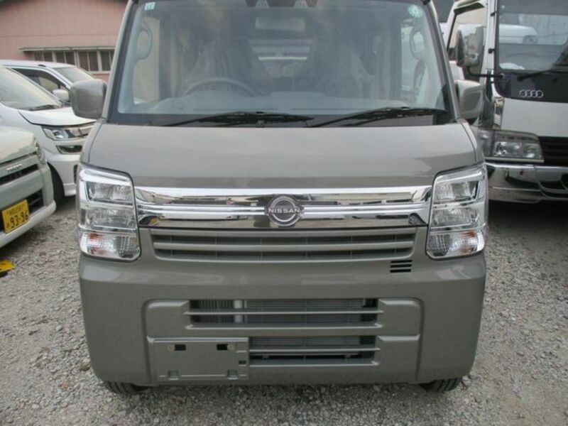 NISSAN CLIPPER VAN