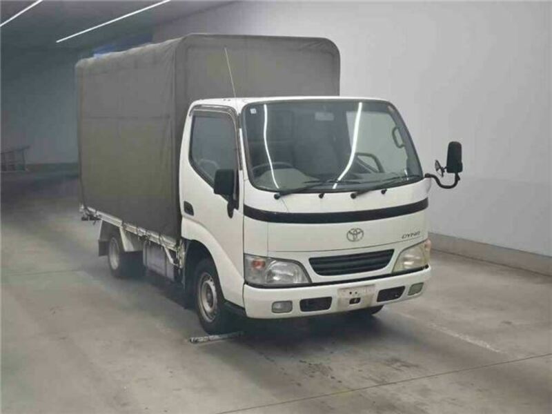 TOYOTA DYNA