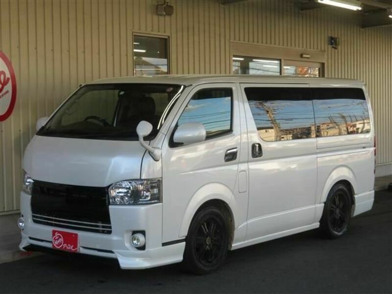 TOYOTA HIACE