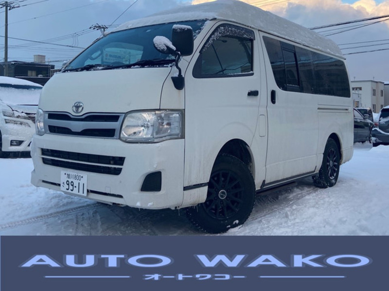 TOYOTA HIACE VAN