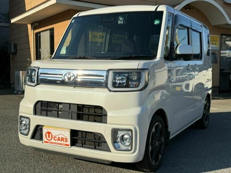 TOYOTA PIXIS MEGA