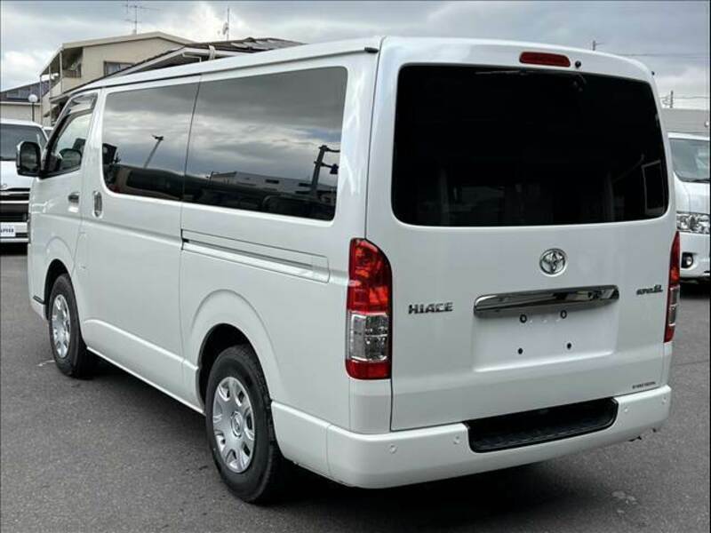 HIACE VAN