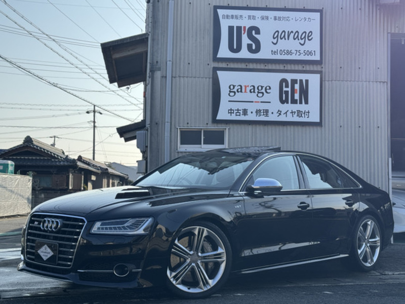 AUDI S8