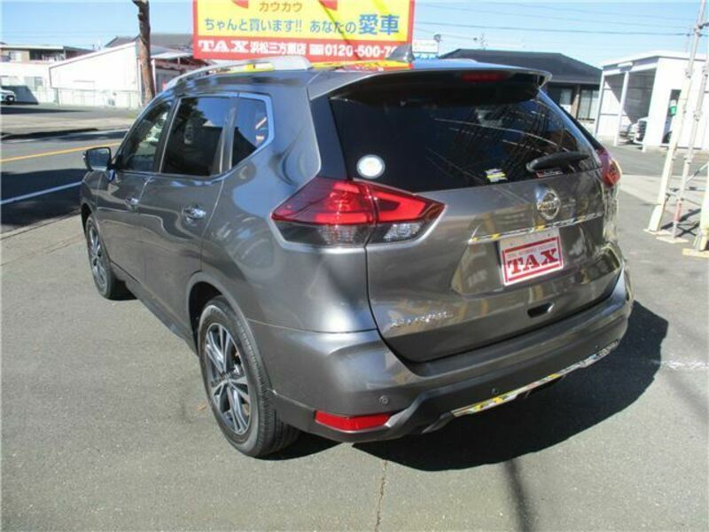 X-TRAIL