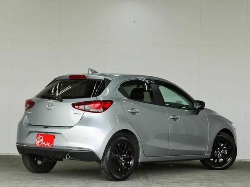 MAZDA2