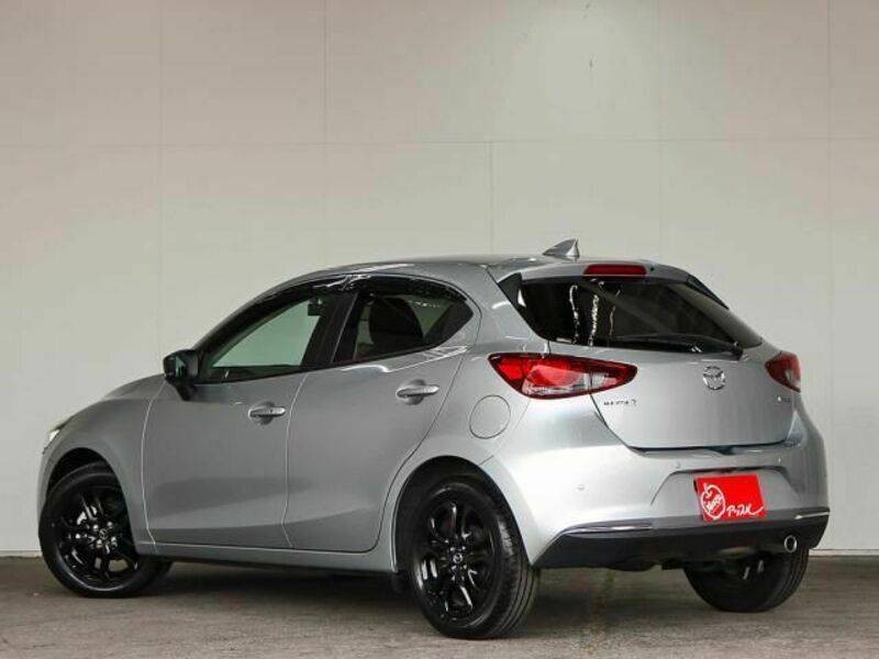 MAZDA2