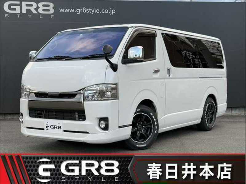 TOYOTA HIACE VAN