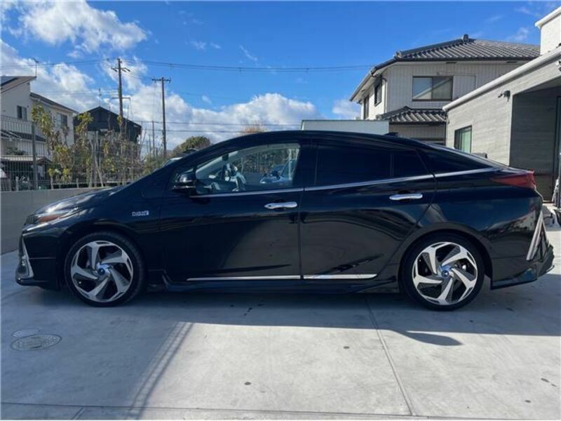 PRIUS PHV