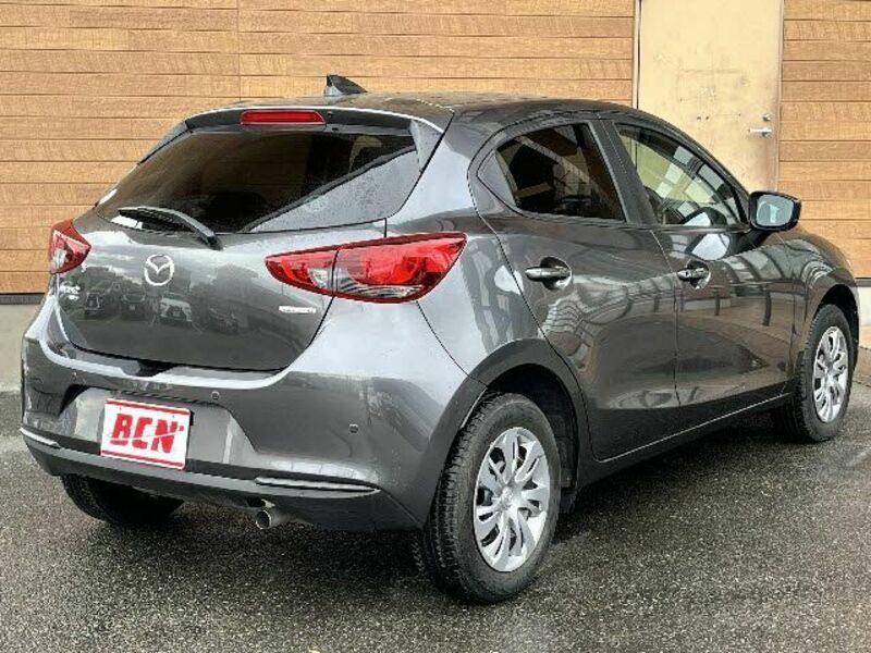 MAZDA2