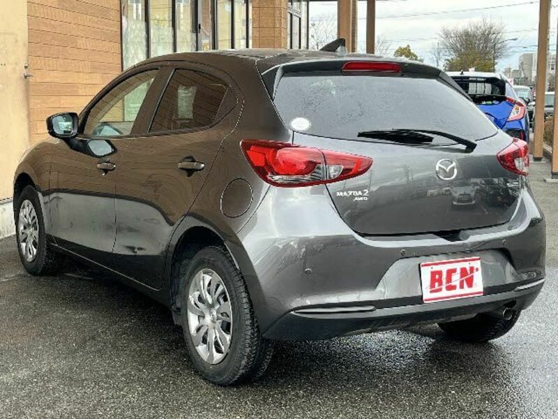 MAZDA2