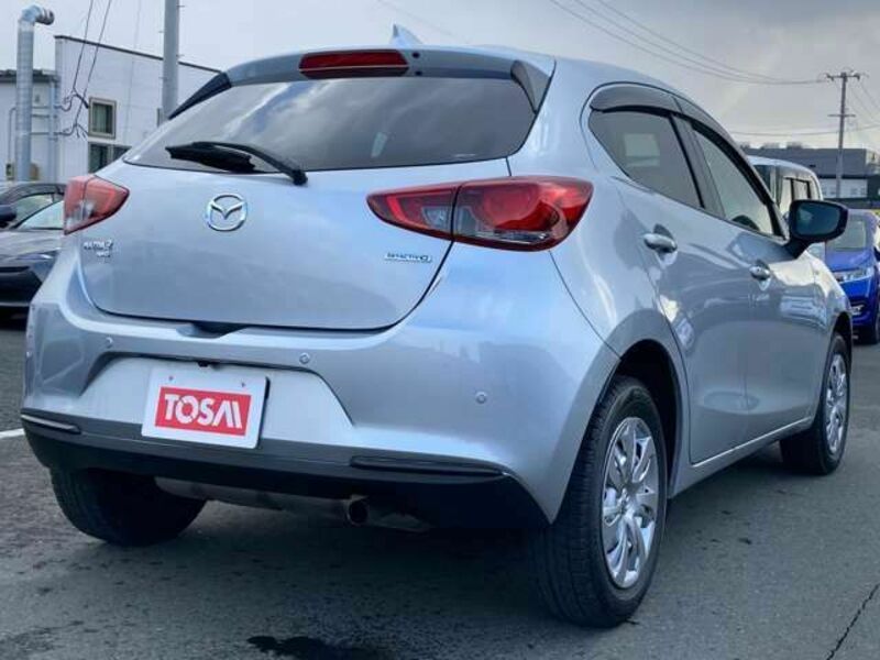 MAZDA2