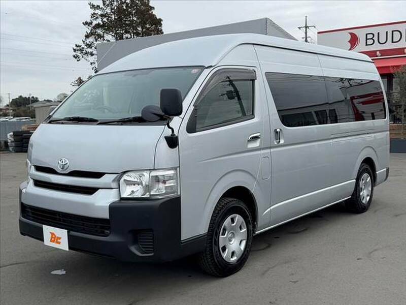 HIACE COMMUTER