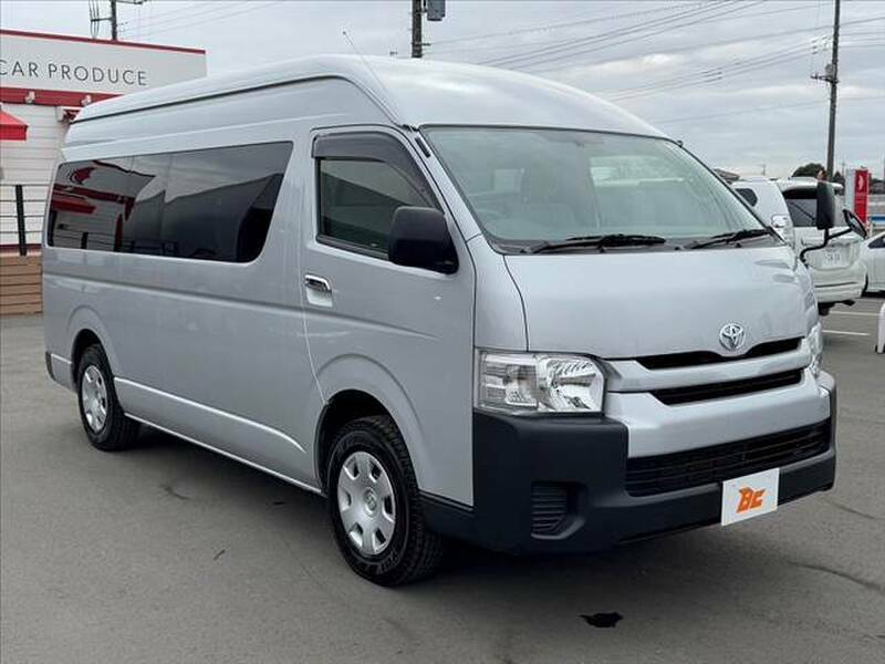 HIACE COMMUTER