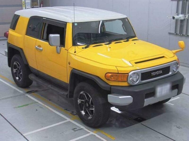 TOYOTA FJ CRUISER