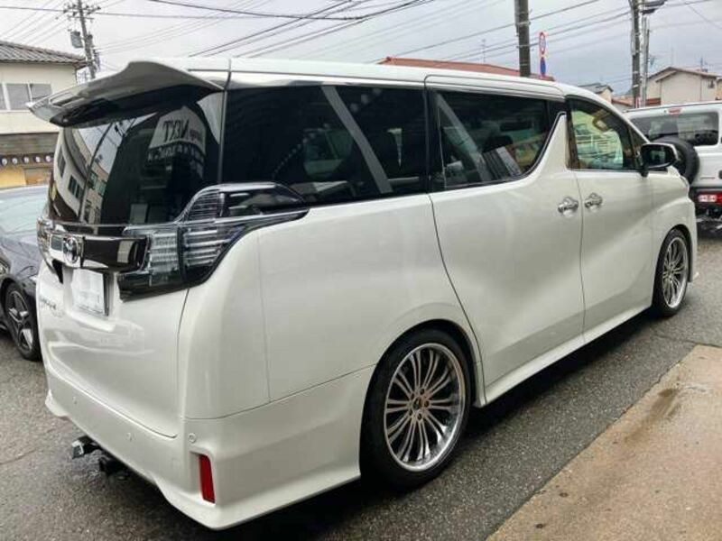 VELLFIRE