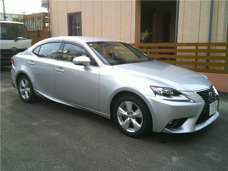 LEXUS IS