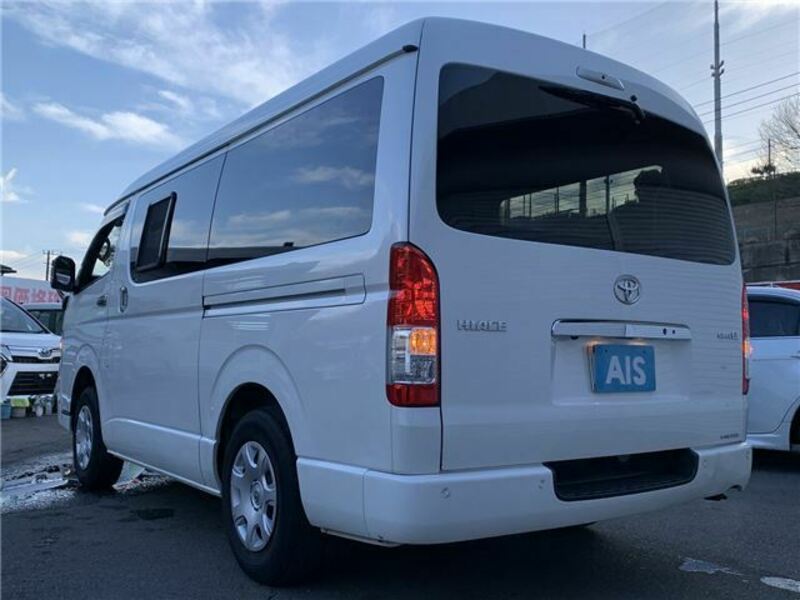 HIACE VAN