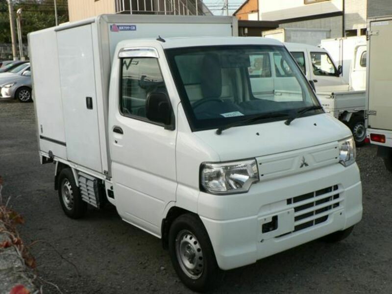 MITSUBISHI MINICAB TRUCK