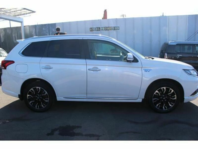 OUTLANDER PHEV